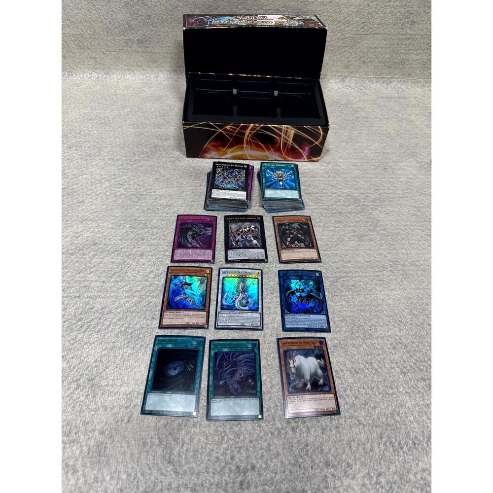 Yugioh Legendary Hero Decks Card Box and‎ Deck of Cards